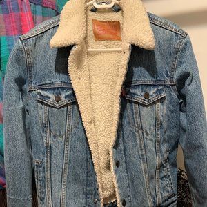 levi's sherpa lined jacket